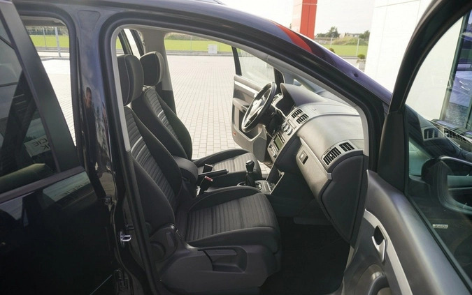 Volkswagen Touran cena 46999 przebieg: 200000, rok produkcji 2014 z Debrzno małe 562